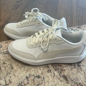 Women’s Puma Cream Casual Sneakers Brand New
